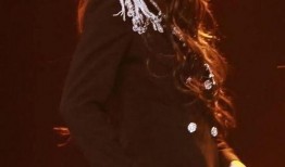 易烊千玺目前圈内爆料,揭秘娱乐圈背后的成长与蜕变