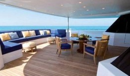 最新爆料游艇图片高清大图,最新游艇高清大图揭秘顶级水上豪宅风采