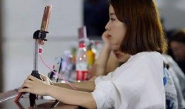 吃瓜女大学生网红是谁,吃瓜女大学生网红背后的故事